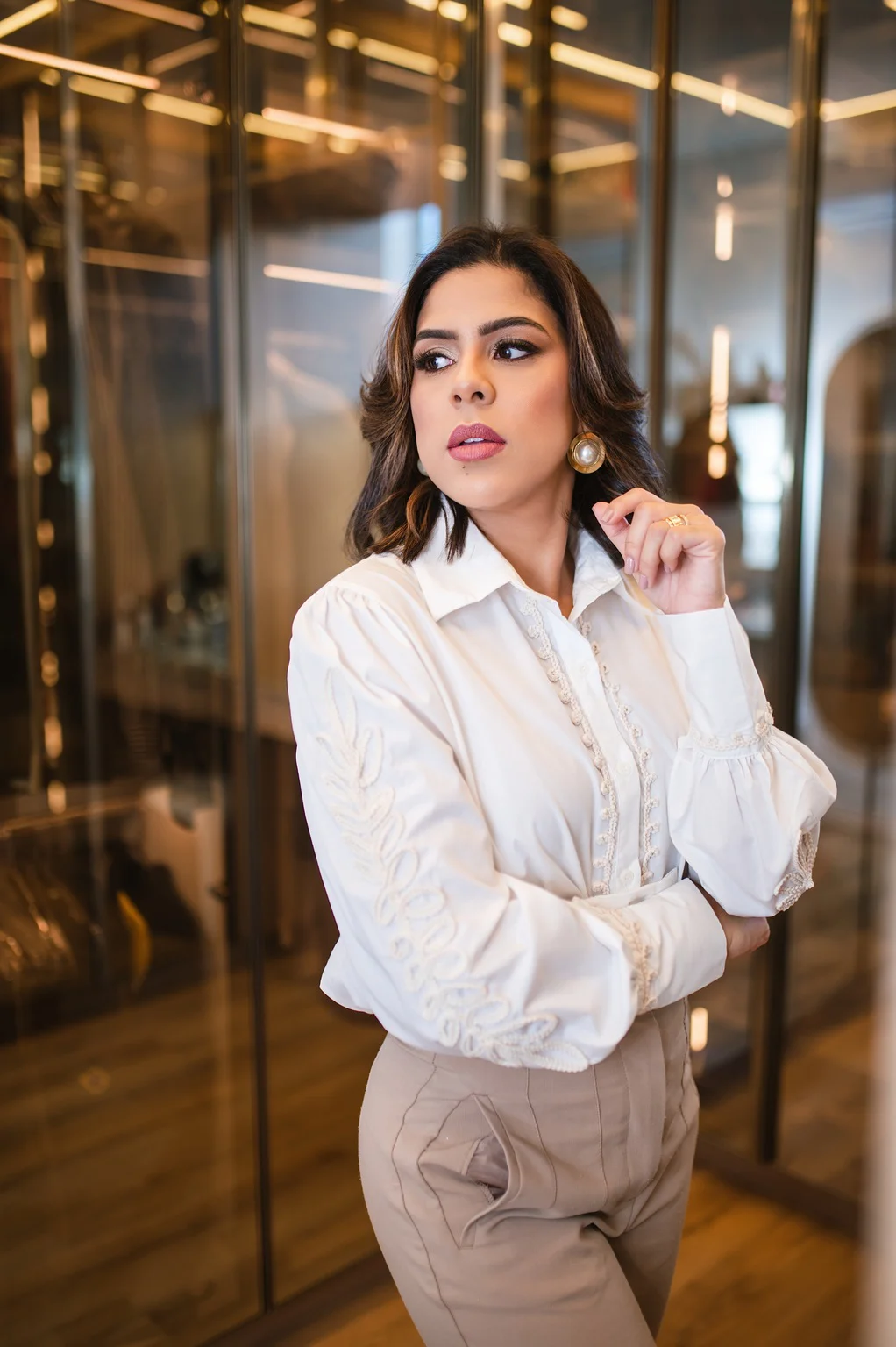 Dra. Larissa Schueng — retrato fornecido no artigo